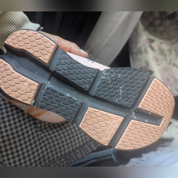 On Running Cloud Sneakers in Rose and Black - Picture 4 of 6